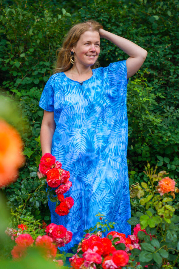 Biżuteryjna Suknia "Wibrująca Słońcem Blue"