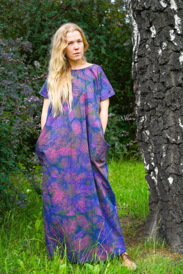 Biżuteryjna Suknia "Wibrująca Słońcem Crimson"