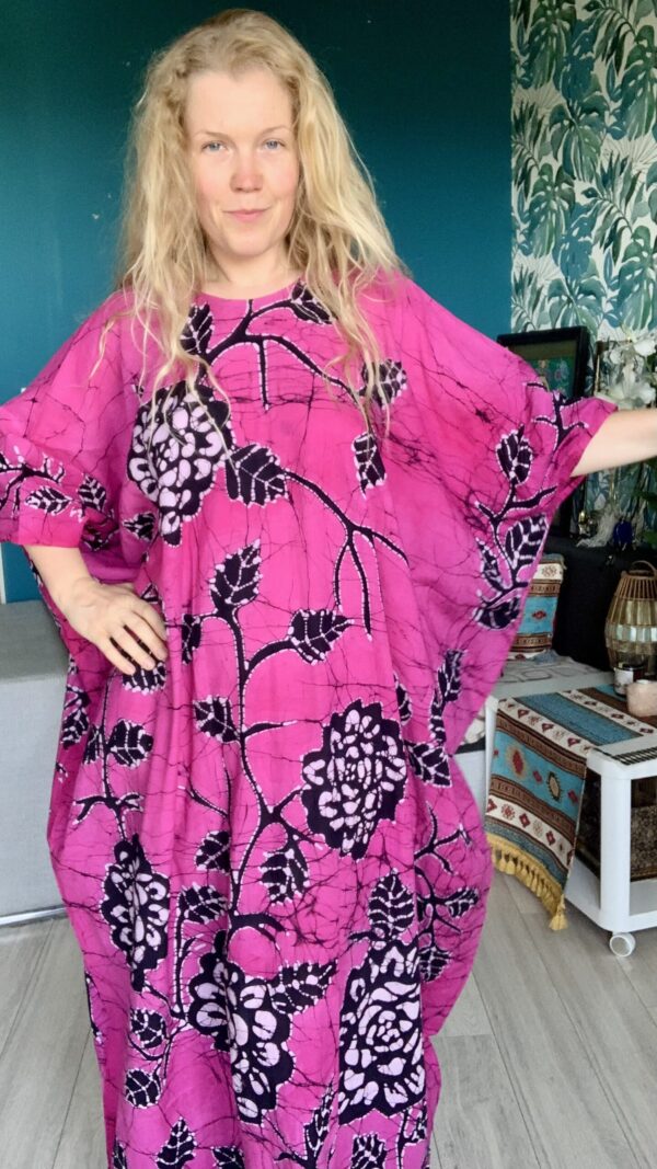 I am Róża – The Robe of Blossoming